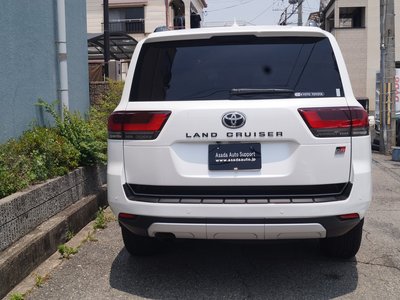 صورة 8 لـ 2024 Toyota LAND CRUISER 300
