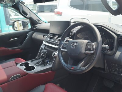 صورة 20 لـ 2024 Toyota LAND CRUISER 300