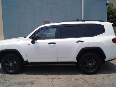 صورة 10 لـ 2024 Toyota LAND CRUISER 300