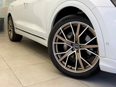 2023 AUDI Q8 photo 9