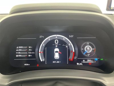 صورة 13 لـ 2025 Lexus LBX