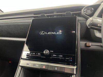 صورة 16 لـ 2025 Lexus LBX