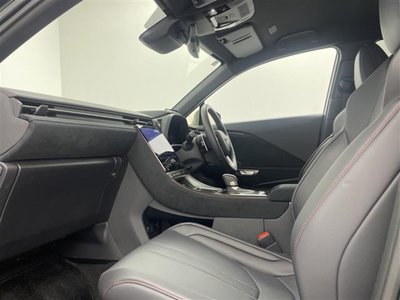 صورة 32 لـ 2025 Lexus LBX