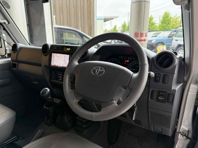 2015 Toyota LAND CRUISER 70 — миниатюра 6