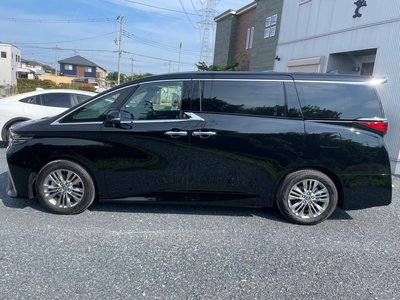 2025 Toyota ALPHARD — фото 6