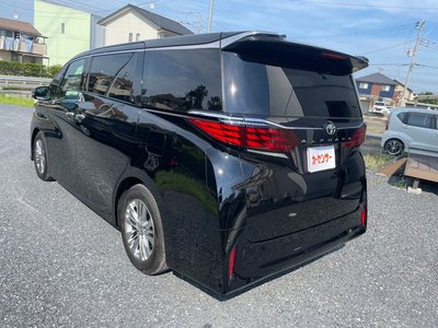 2025 Toyota ALPHARD — фото 8