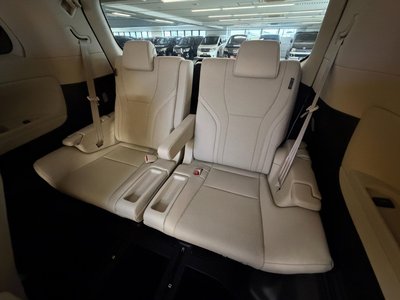2024 Lexus LM photo 15