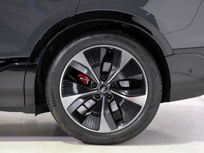 صورة 8 لـ 2025 AUDI Q6 E-TRON