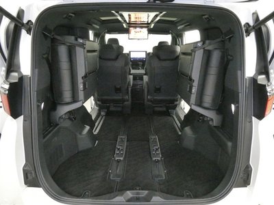 صورة 33 لـ 2023 Toyota ALPHARD
