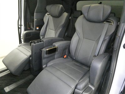 صورة 30 لـ 2023 Toyota ALPHARD