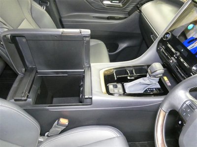 صورة 28 لـ 2023 Toyota ALPHARD