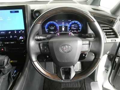 صورة 13 لـ 2023 Toyota ALPHARD