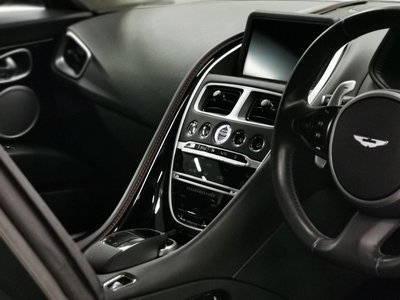 صورة مصغرة 10 لـ 2018 Aston Martin DB11