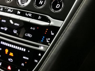 صورة مصغرة 16 لـ 2018 Aston Martin DB11