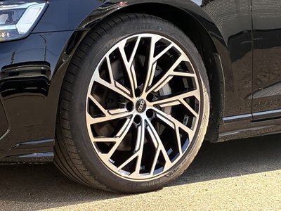 صورة مصغرة 10 لـ 2025 AUDI A8
