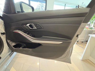 2024 BMW 3 SERIES TOURING photo 9