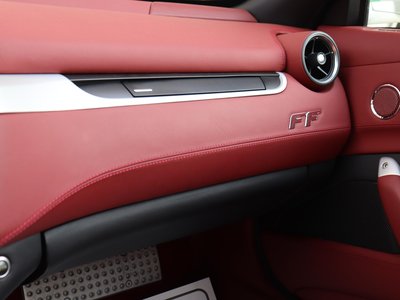 2013 Ferrari FF 照片 24