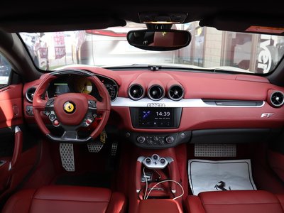 2013 Ferrari FF 照片 2