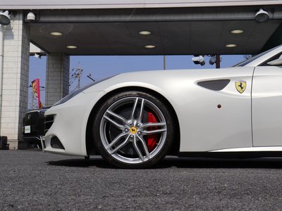 2013 Ferrari FF 照片 36