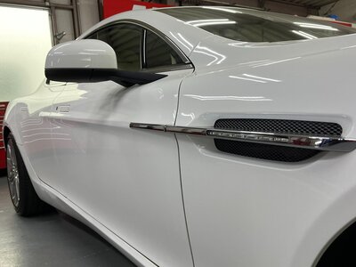 صورة 18 لـ 2011 Aston Martin RAPIDE