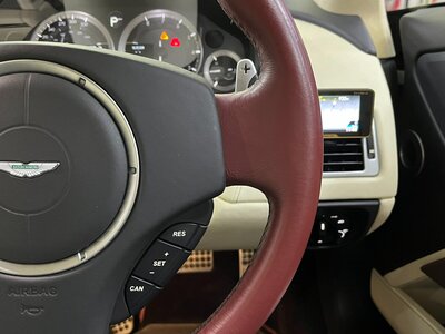 صورة 25 لـ 2011 Aston Martin RAPIDE