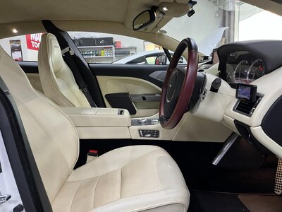 صورة 38 لـ 2011 Aston Martin RAPIDE