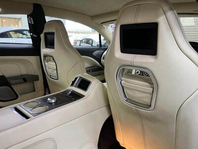 صورة 47 لـ 2011 Aston Martin RAPIDE