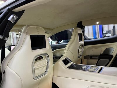 صورة 51 لـ 2011 Aston Martin RAPIDE