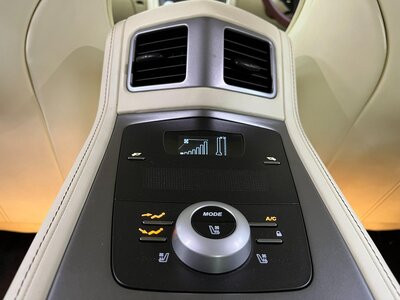 صورة 52 لـ 2011 Aston Martin RAPIDE