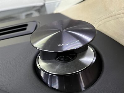 صورة 45 لـ 2011 Aston Martin RAPIDE