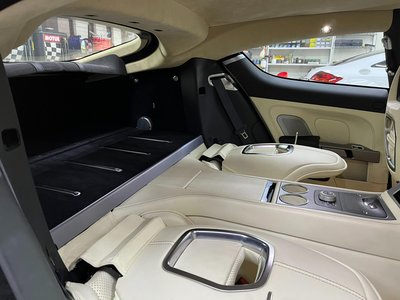 صورة 56 لـ 2011 Aston Martin RAPIDE