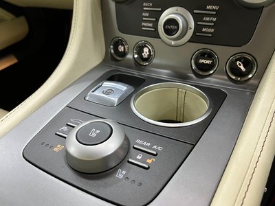 صورة 33 لـ 2011 Aston Martin RAPIDE