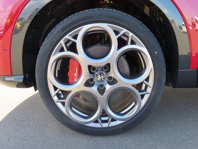 2025 ALFA Romeo TONALE 照片 43