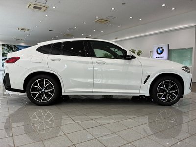 2022 BMW X4 photo 3