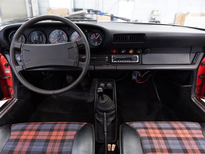 1977 Porsche 911 photo 3