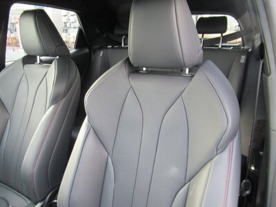 2025 Lexus LBX thumbnail 18