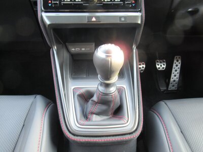 2025 Lexus LBX thumbnail 21