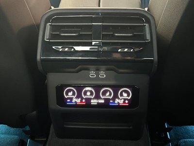 2024 BMW I5 缩略图 189