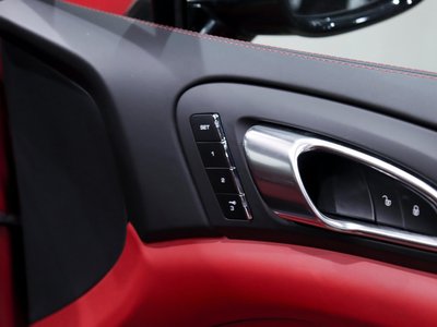 2014 Porsche CAYENNE thumbnail 42