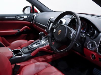 2014 Porsche CAYENNE photo 10