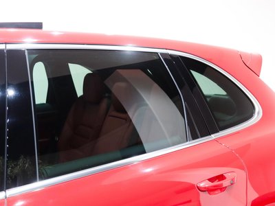 2014 Porsche CAYENNE thumbnail 17
