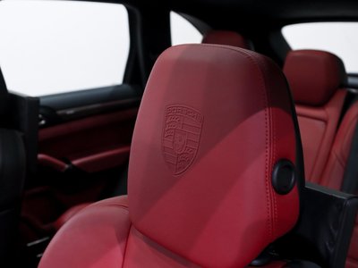 2014 Porsche CAYENNE thumbnail 28
