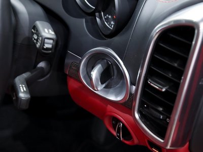 2014 Porsche CAYENNE thumbnail 24