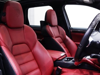 2014 Porsche CAYENNE photo 4