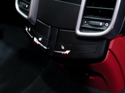 2014 Porsche CAYENNE thumbnail 44