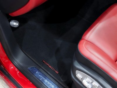 2014 Porsche CAYENNE thumbnail 37