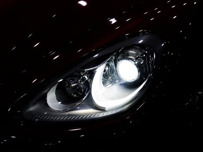 2014 Porsche CAYENNE photo 16