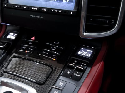 2014 Porsche CAYENNE thumbnail 45
