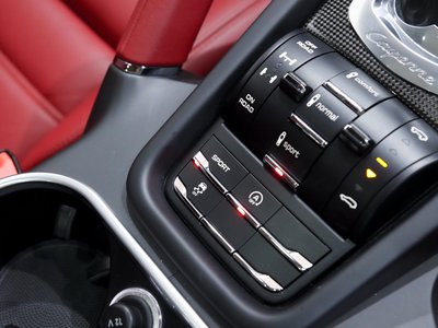 2014 Porsche CAYENNE thumbnail 78