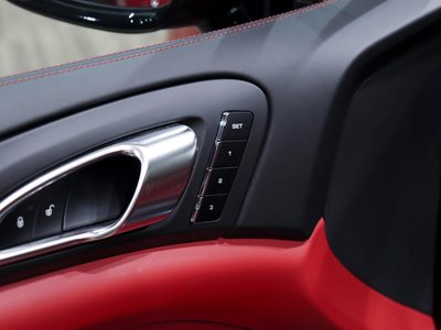 2014 Porsche CAYENNE thumbnail 72